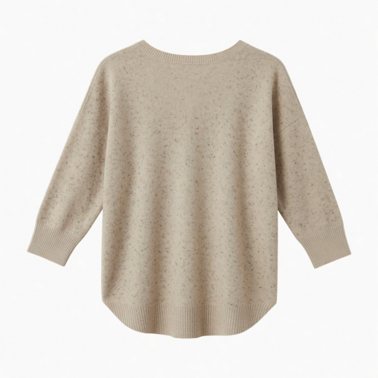 Three-quarter-sleeve V-neck Printed Knit Top with a Curved Hem